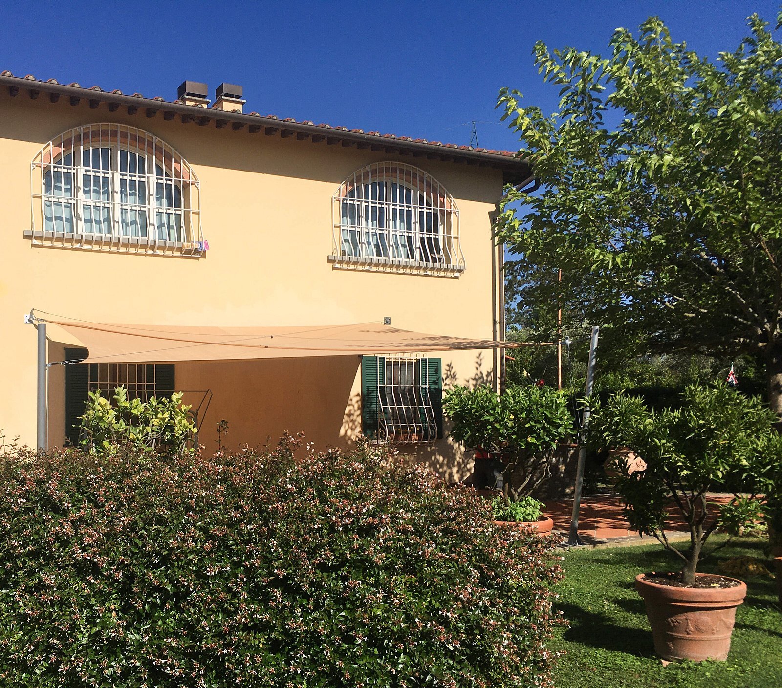 Casa C2, Impruneta (FI): dettaglio della vela – vela avvolgibile manuale modello m