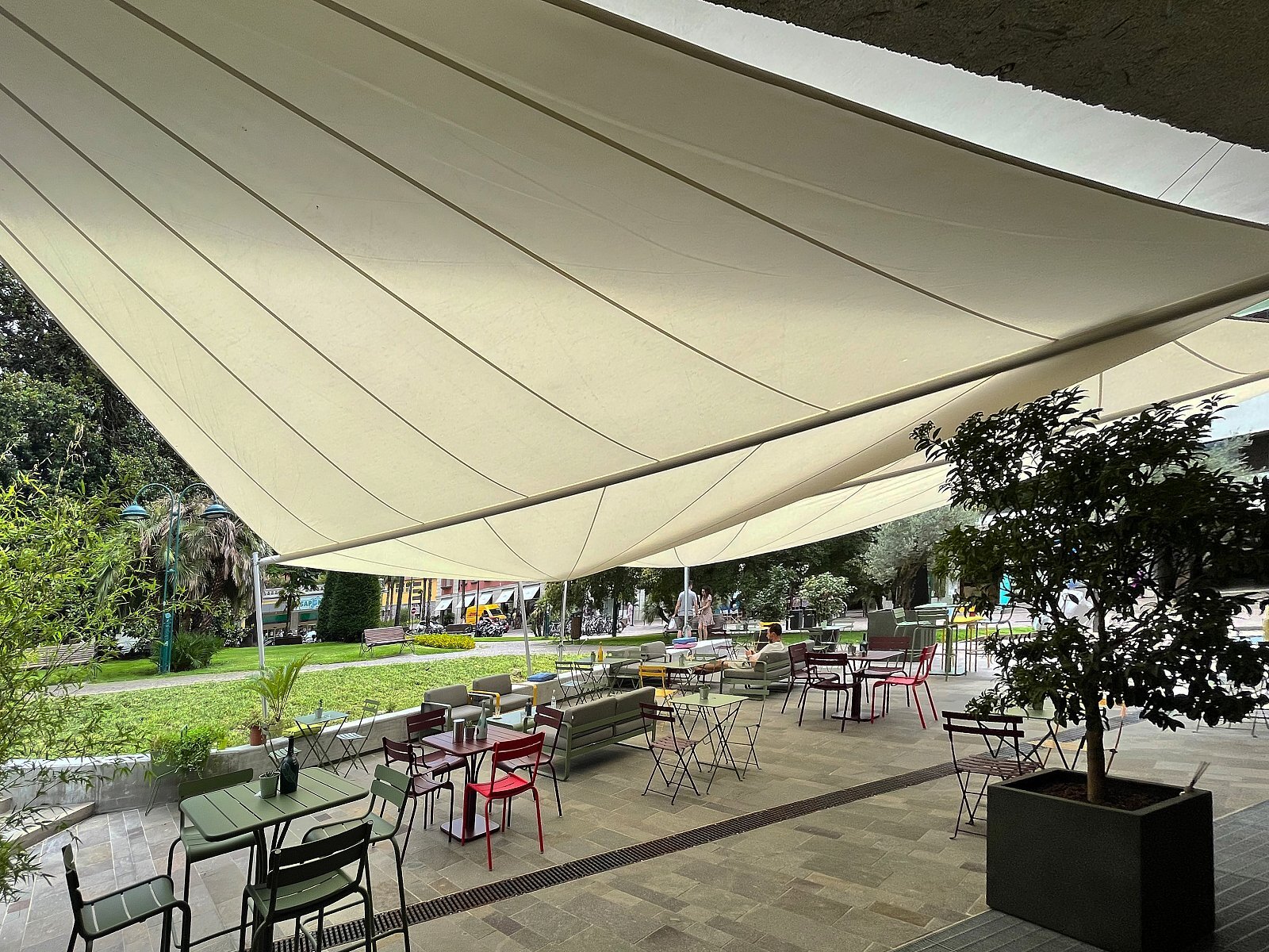 Giardino Verdi, Riva del Garda (TN): vista d'insieme – vele avvolgibili motorizzate modello c
