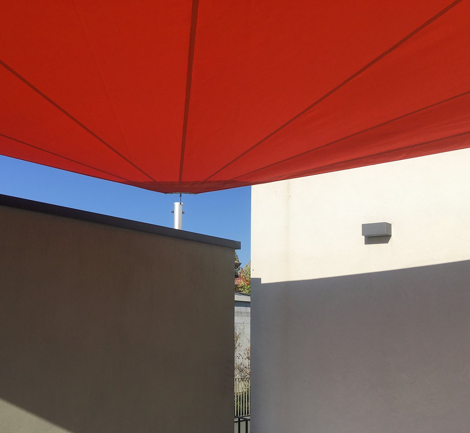 Casa M1, Lonato del Garda (BS): vista d'insieme – vela avvolgibile motorizzata modello c