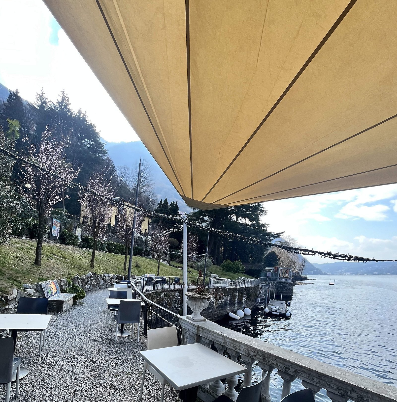 Momi, Blevio, Lago di Como: dettaglio della vela – vela avvolgibile motorizzata modello c