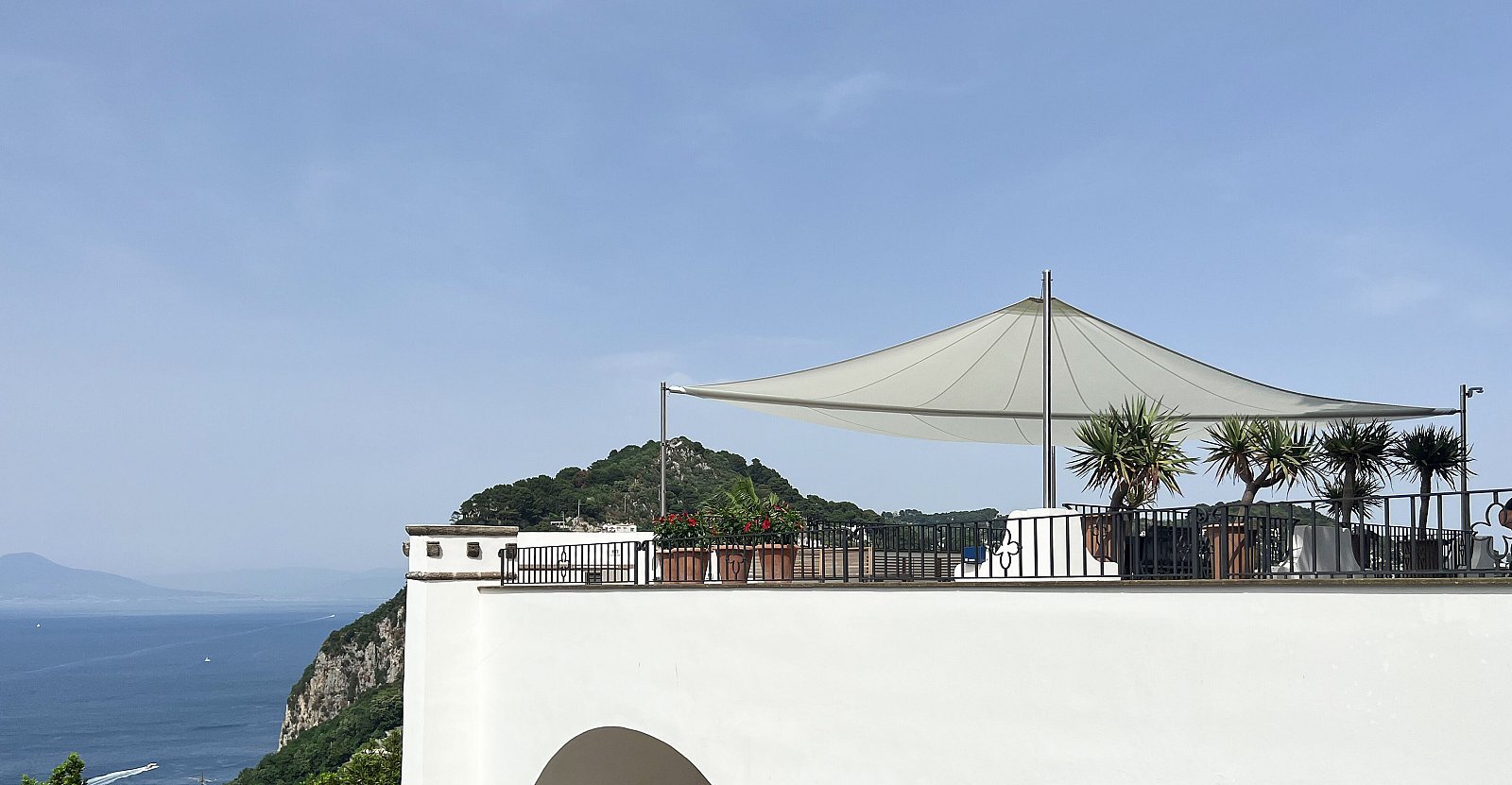 Casa V, Capri: dettaglio della vela – vela avvolgibile motorizzata modello c