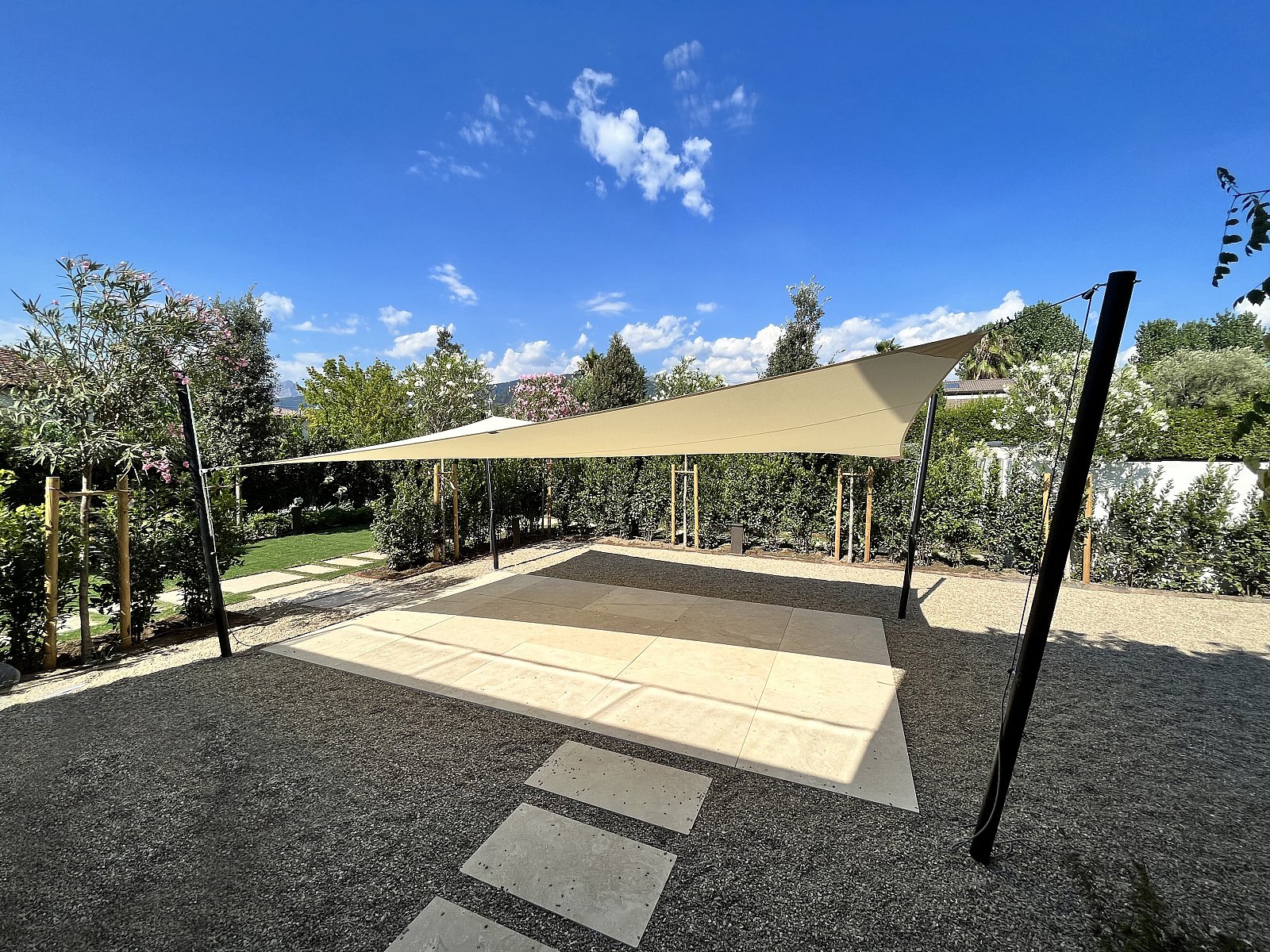 Casa D1, Forte dei Marmi (LU): vista d'insieme – vele fisse su misura modello fisse