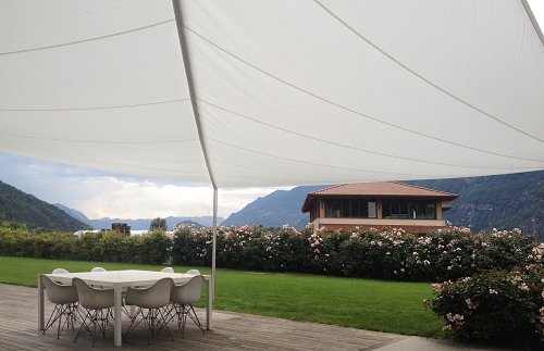 Vela avvolgibile motorizzata – Casa E, Esine (BS)